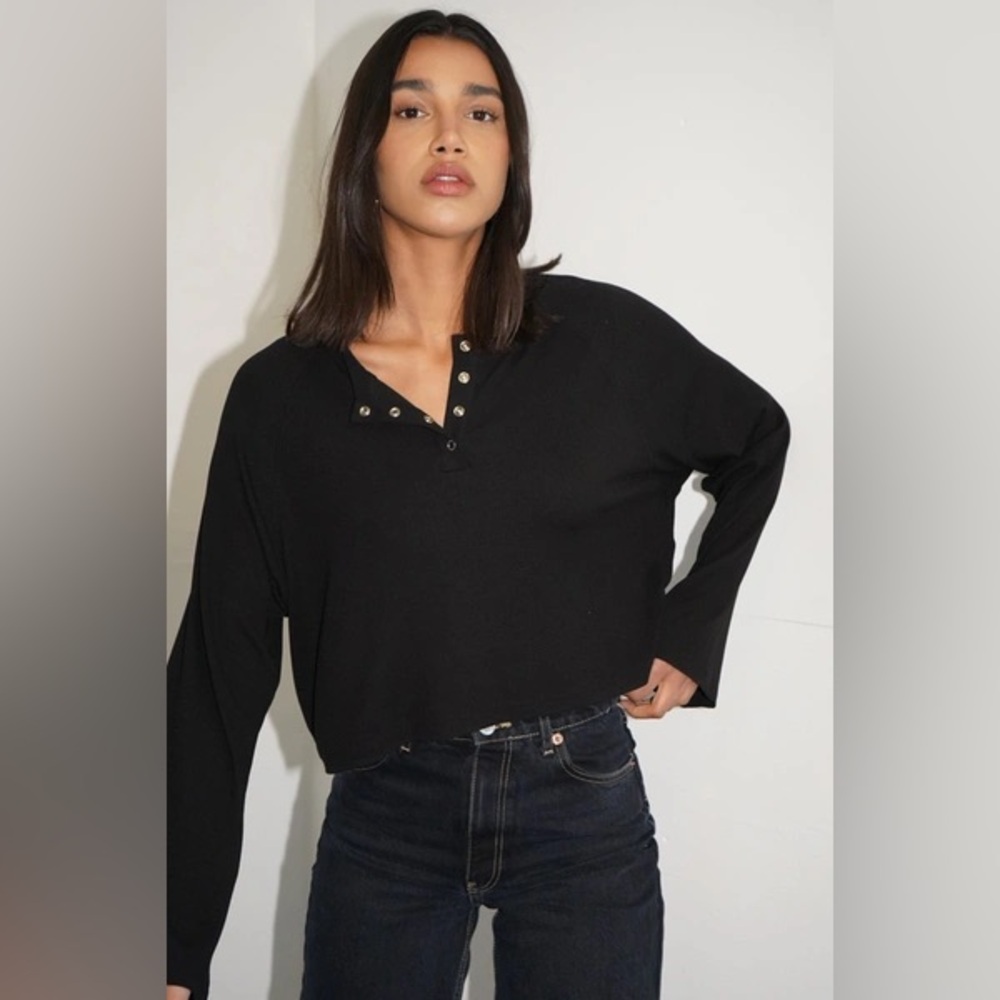 LNA Rhett Cropped Henley Top – Black